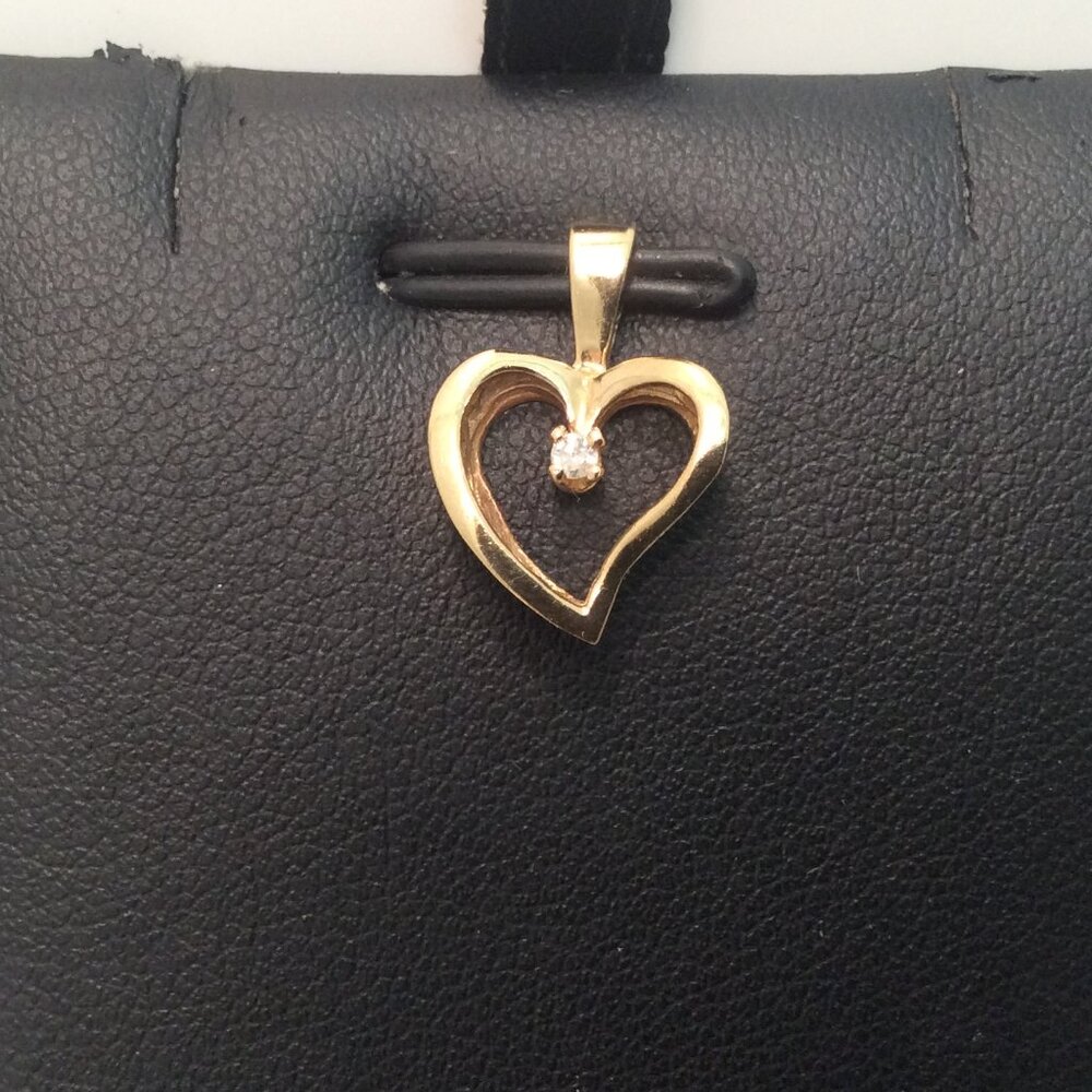Ladies 14k Real Solid Gold Real Diamond Heart Charm Pendant 1.40gr   .02ct